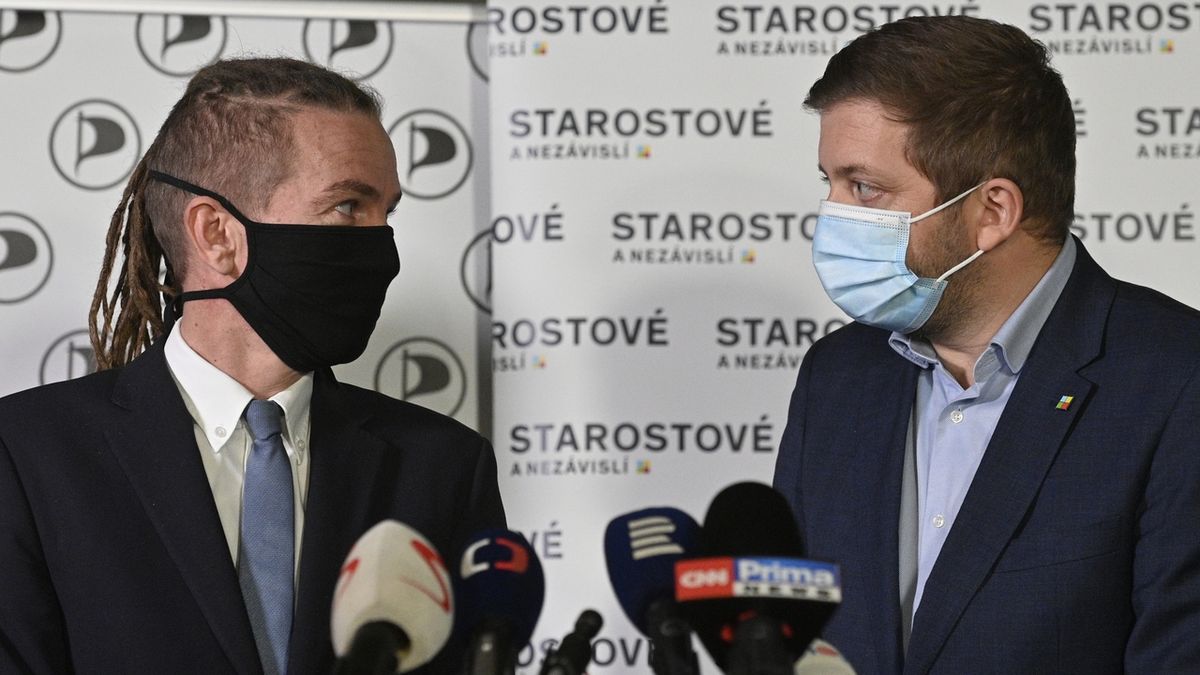 Koalici Pirátů a STAN povede do voleb Bartoš